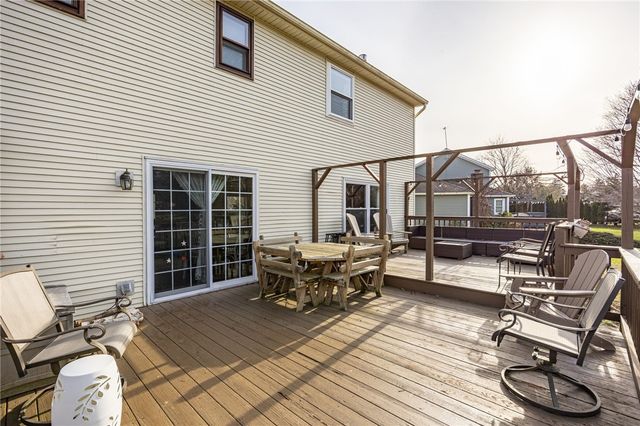 436 Thrushwood Lane, Webster, NY 14580