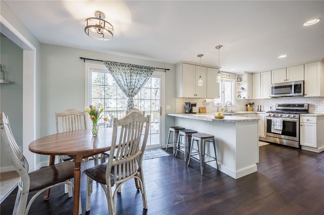 436 Thrushwood Lane, Webster, NY 14580