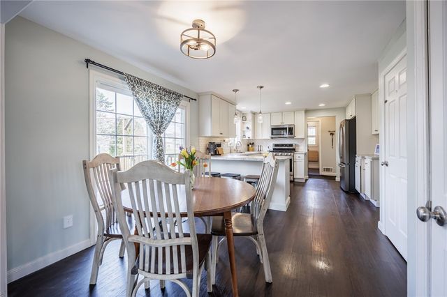 436 Thrushwood Lane, Webster, NY 14580