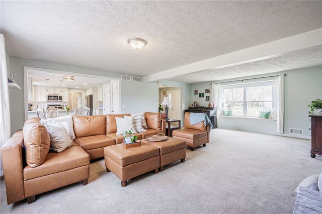 436 Thrushwood Lane, Webster, NY 14580