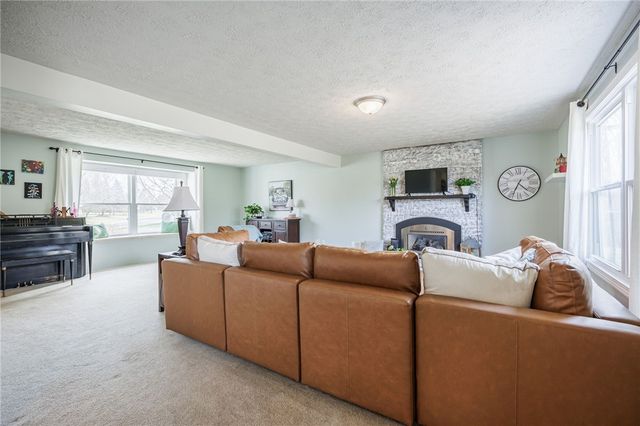 436 Thrushwood Lane, Webster, NY 14580