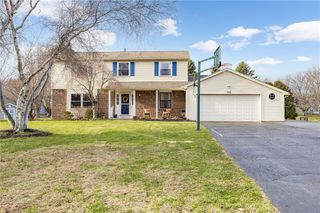 436 Thrushwood Lane, Webster, NY 14580