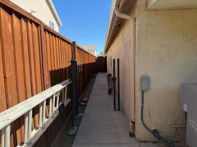 409 Osprey Dr, Patterson, CA 95363