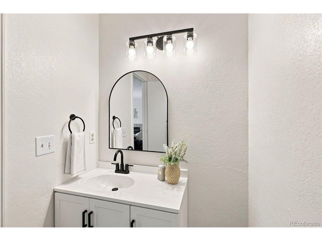 4117 W 111th Cir, Westminster, CO 80031