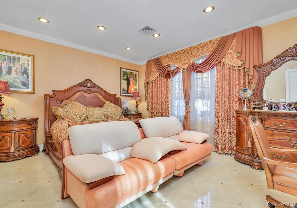 17624 Kildare Road, Jamaica Estates, NY 11432 — photo 3