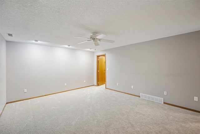 5930 Ep True Parkway, West Des Moines, IA 50266