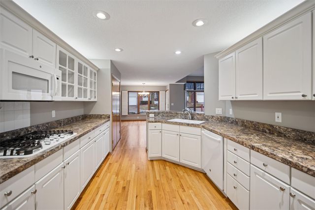 5930 Ep True Parkway, West Des Moines, IA 50266