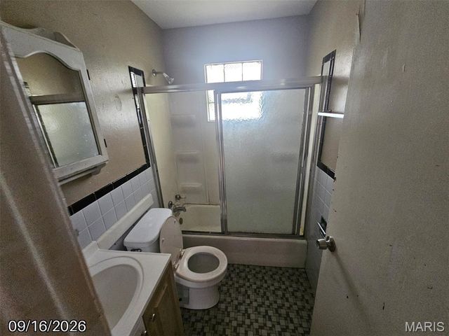 9341 Laramie Drive, St Louis, MO 63137