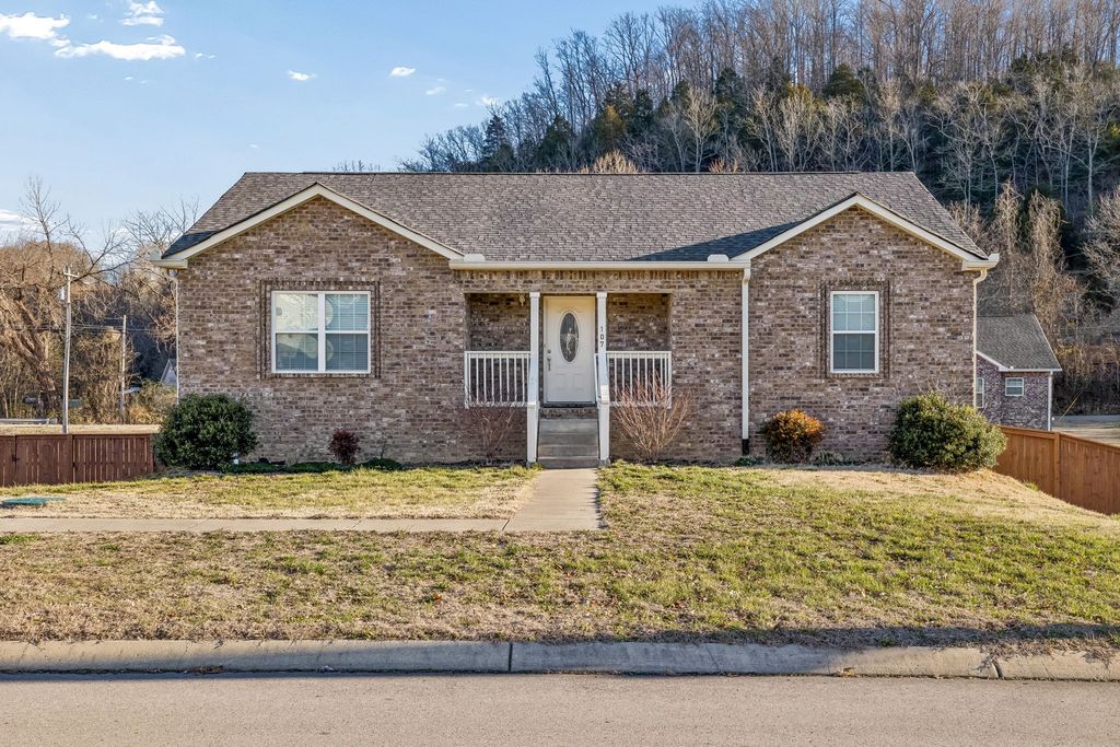 107 Carls Pl, Ashland City, TN 37015