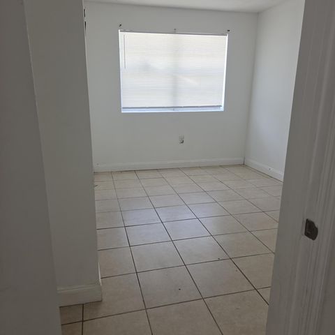 160 NW 15TH Place, Pompano Beach, FL 33060