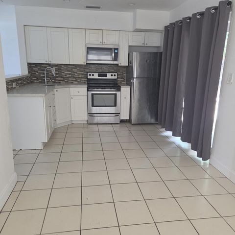 160 NW 15TH Place, Pompano Beach, FL 33060
