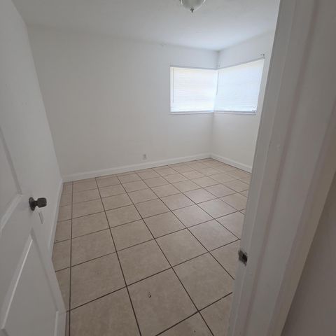 160 NW 15TH Place, Pompano Beach, FL 33060