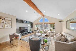 1050 Yosemite Dr, Pacifica, CA 94044