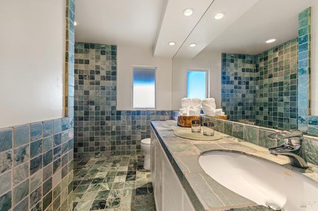 266 Bayview Ave, Belvedere, CA 94920