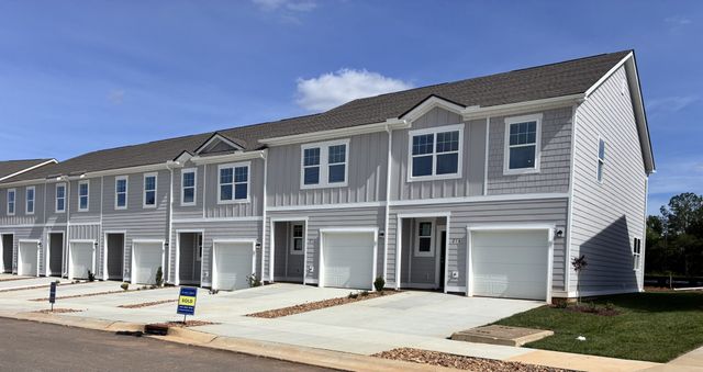 222 Darlington Dr, Dickson, TN 37055