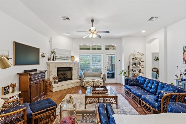 4203 Muncaster Lane, College Station, TX 77845