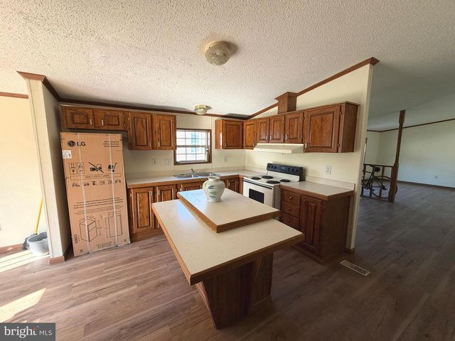 324 FANCY FILLY CIR, Martinsburg, WV 25403