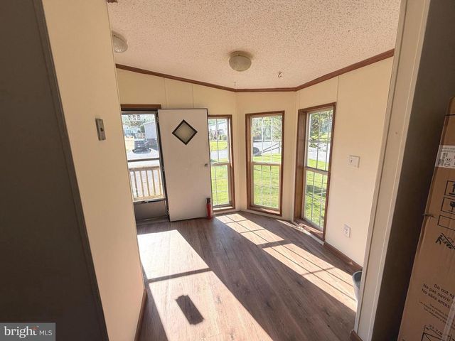 324 FANCY FILLY CIR, Martinsburg, WV 25403