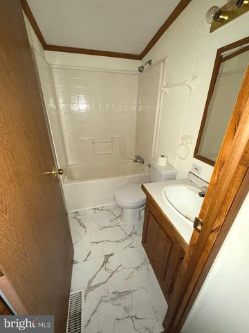 324 FANCY FILLY CIR, Martinsburg, WV 25403