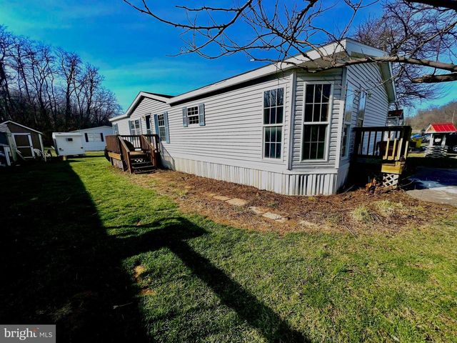 324 FANCY FILLY CIR, Martinsburg, WV 25403