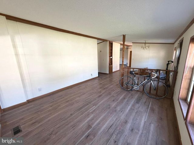 324 FANCY FILLY CIR, Martinsburg, WV 25403