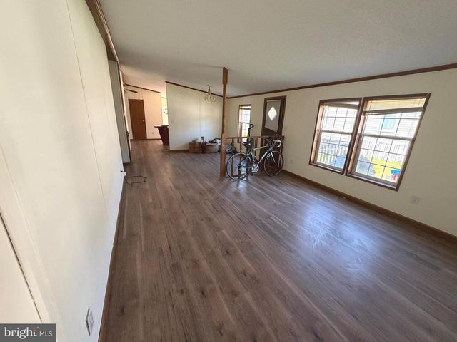 324 FANCY FILLY CIR, Martinsburg, WV 25403