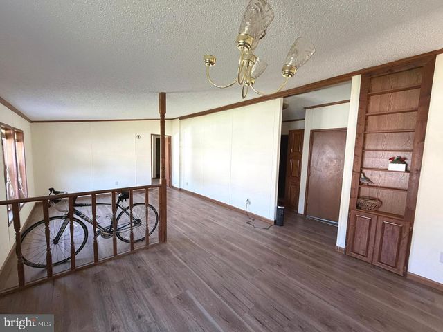 324 FANCY FILLY CIR, Martinsburg, WV 25403