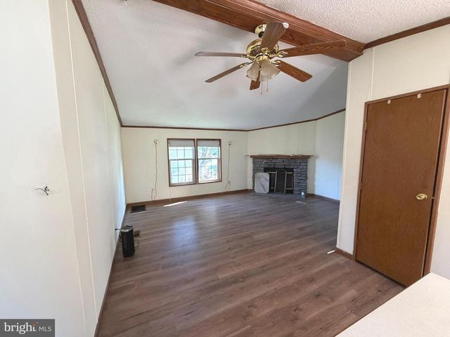 324 FANCY FILLY CIR, Martinsburg, WV 25403