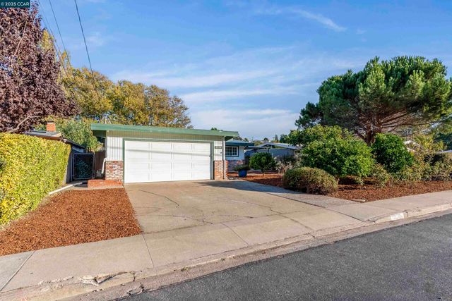 2570 Brian Rd, San Pablo, CA 94806