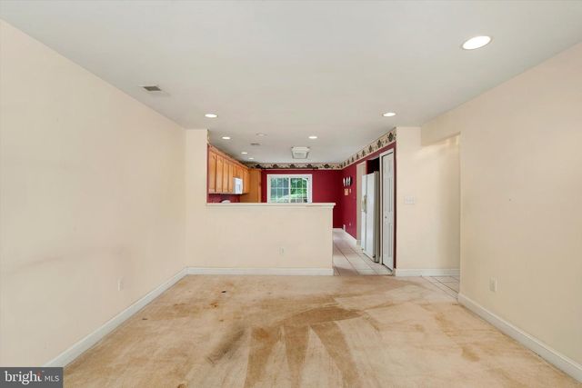 132 COBURN RD, Pennington, NJ 08534