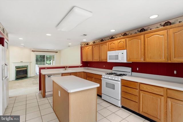 132 COBURN RD, Pennington, NJ 08534