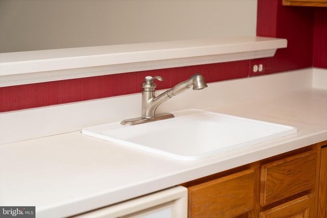 132 COBURN RD, Pennington, NJ 08534