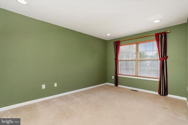 132 COBURN RD, Pennington, NJ 08534