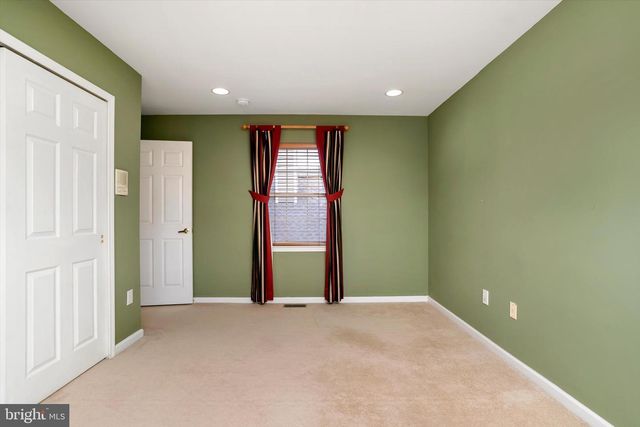 132 COBURN RD, Pennington, NJ 08534