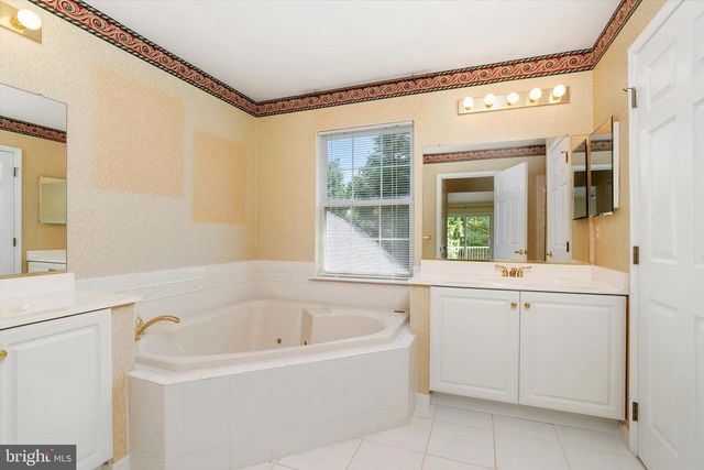 132 COBURN RD, Pennington, NJ 08534