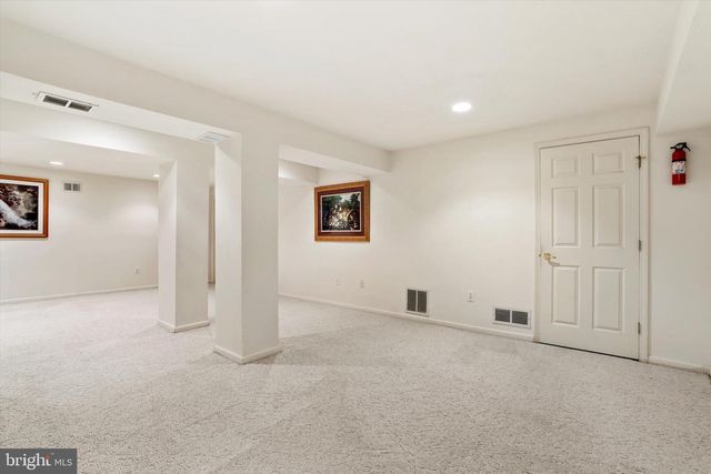 132 COBURN RD, Pennington, NJ 08534