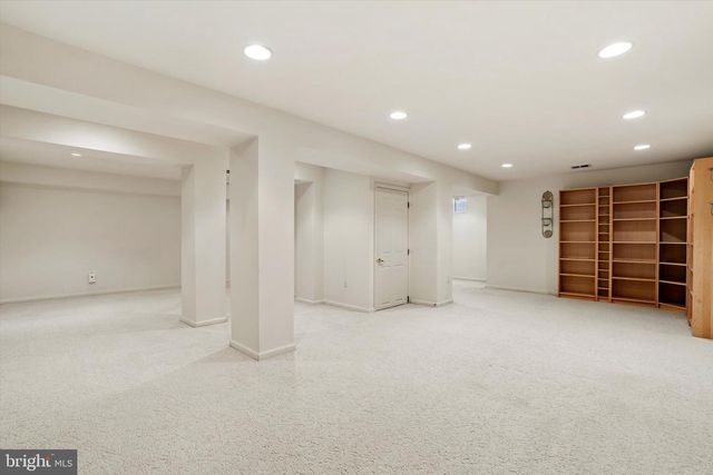 132 COBURN RD, Pennington, NJ 08534