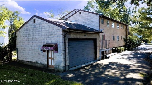 624 Jackson Avenue, Roselle, NJ 07203