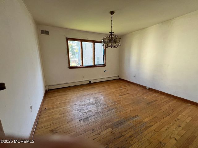 624 Jackson Avenue, Roselle, NJ 07203
