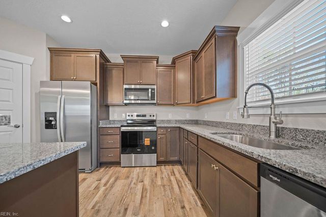 23057 Lake CT, Carrollton, VA 23314