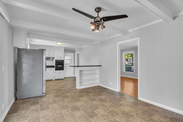 411 Walton Ferry Rd, Hendersonville, TN 37075