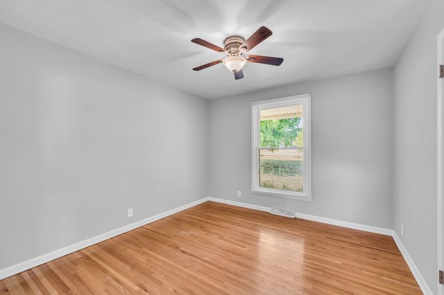 411 Walton Ferry Rd, Hendersonville, TN 37075