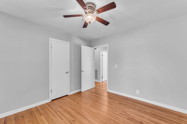 411 Walton Ferry Rd, Hendersonville, TN 37075