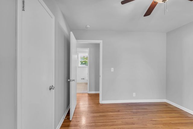 411 Walton Ferry Rd, Hendersonville, TN 37075