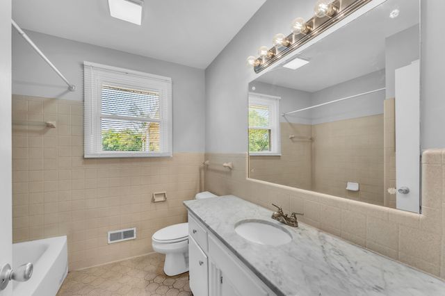 411 Walton Ferry Rd, Hendersonville, TN 37075