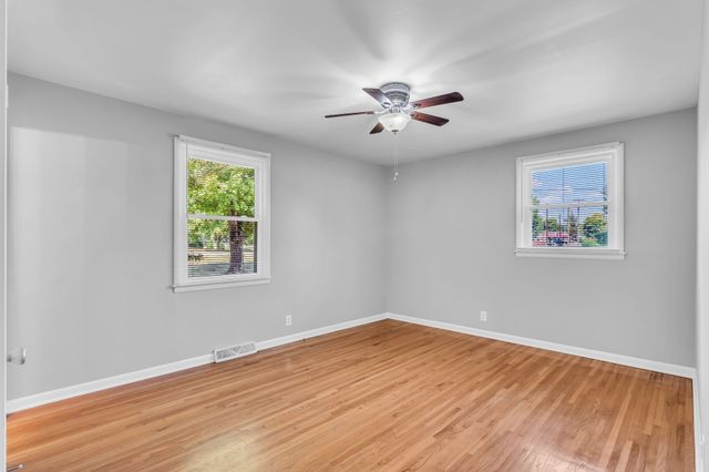 411 Walton Ferry Rd, Hendersonville, TN 37075