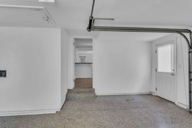 411 Walton Ferry Rd, Hendersonville, TN 37075