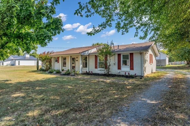 411 Walton Ferry Rd, Hendersonville, TN 37075