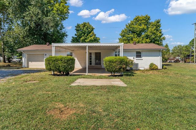 411 Walton Ferry Rd, Hendersonville, TN 37075