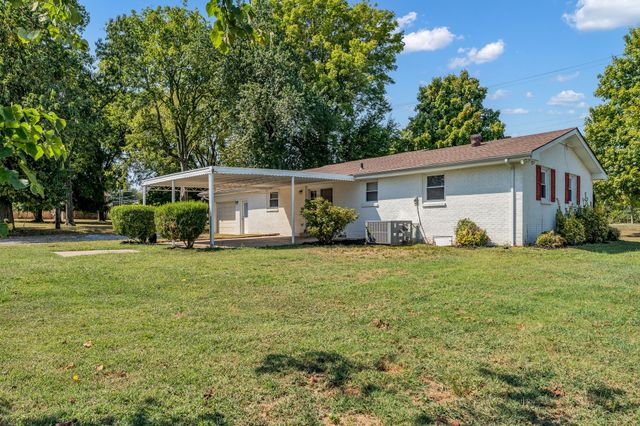 411 Walton Ferry Rd, Hendersonville, TN 37075
